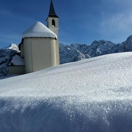 Civico 10 アパート *