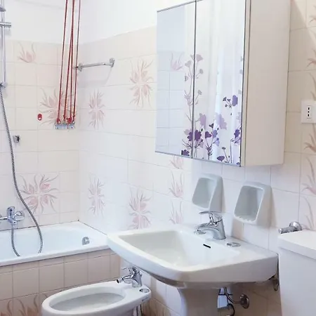 Civico 10 דירה *